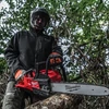 Kép 5/6 - MILWAUKEE M18 FUEL Láncfűrész 35 cm-es láncvezetővel - M18 FCHS35-122